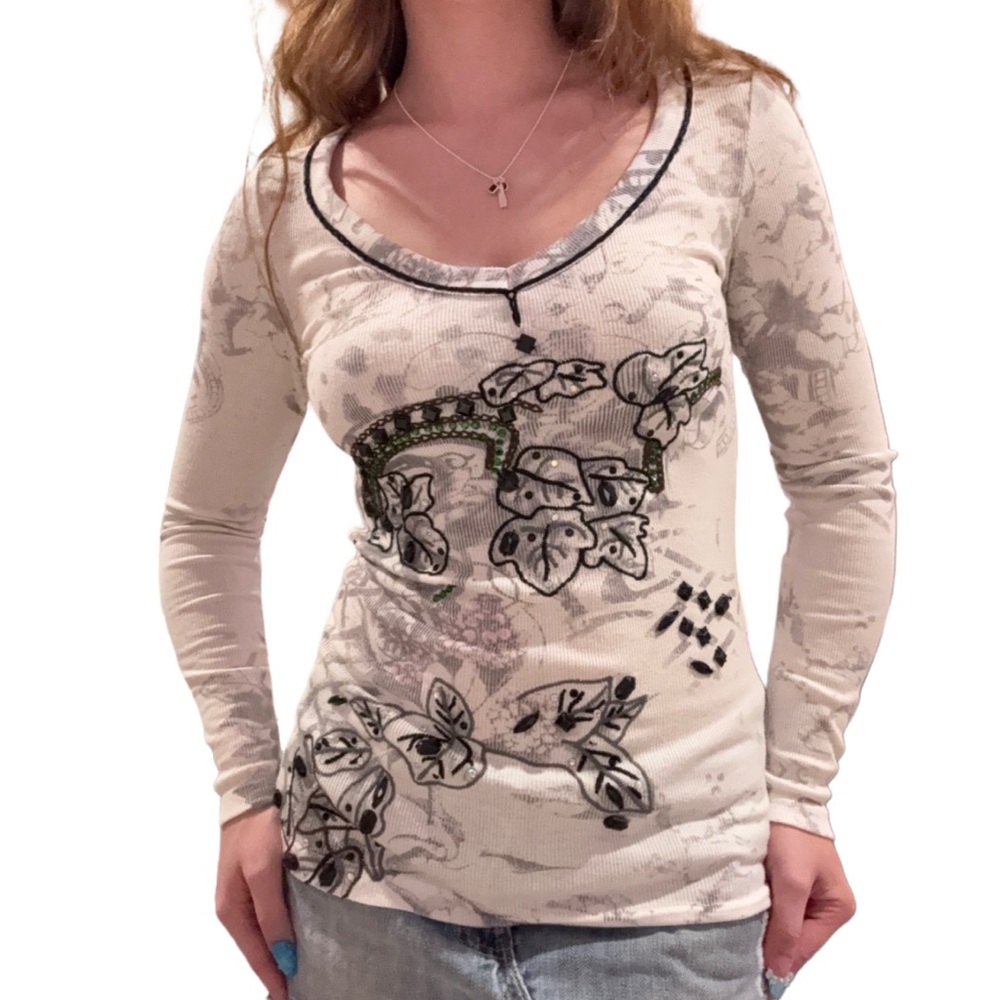 Spy Zone Exchange beaded long sleeve graphic top size S